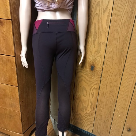 Lululemon Run Inspire Crop Burgundy Size 8 - Picture 5 of 13